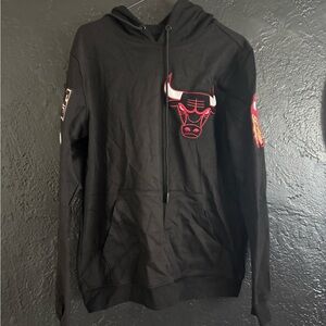 SZ L MENS CHICAGO BULLS SIX TIME NBA FINAL CHAMPIONS PULLOVER HOODIE